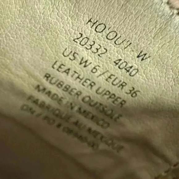 OLUKAI WOMEN'S HO'OU'I Black leather Heeled Slip On Ankle Bootie Size W6 - Picture 10 of 11